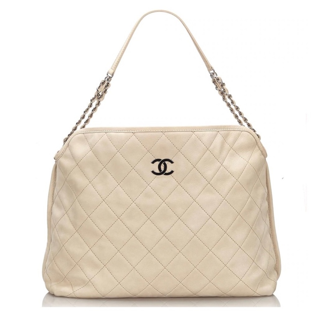 CHANEL FRENCH RIVIERA QUILTED SUEDE HOBO
BAG